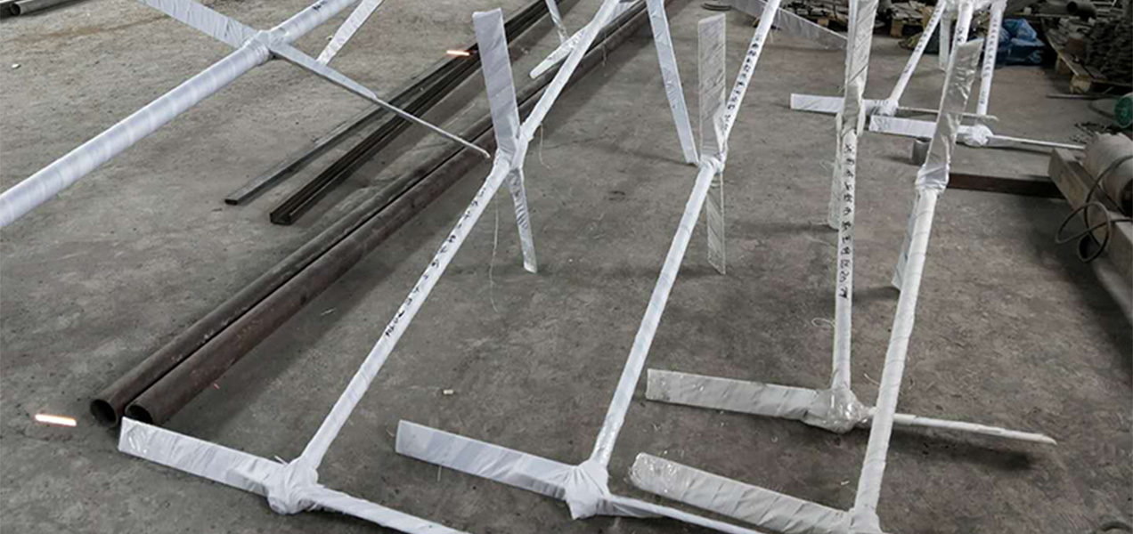 2019年4月3日，河南開(kāi)封某制藥公司采購(gòu)的10臺(tái)溶藥槽、混合反應(yīng)槽攪拌設(shè)備如期發(fā)貨。