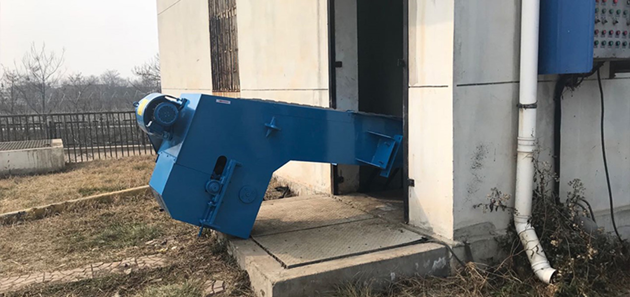 2019年2月25日 我司黃總親自赴西安污水處理廠(chǎng)指導(dǎo)安裝